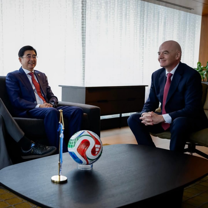 因凡蒂诺温哥华会见宋凯 FIFA前进计划推动中国足球体系重组