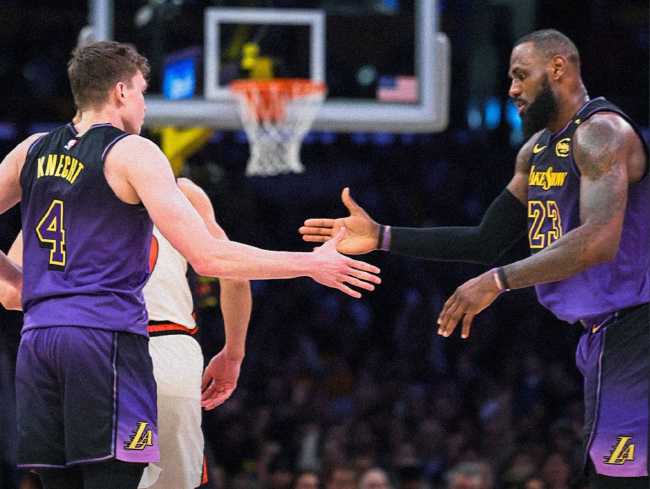 康宁汉姆20+10关键助攻 活塞终结湖人三连胜