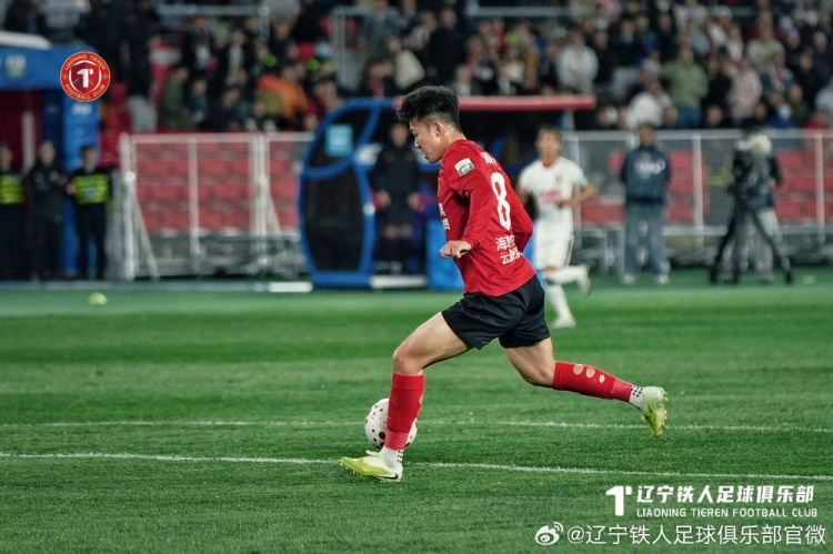 费利佩倒钩绝杀 辽宁铁人楠波湾0-1蓉城遭遇五连败