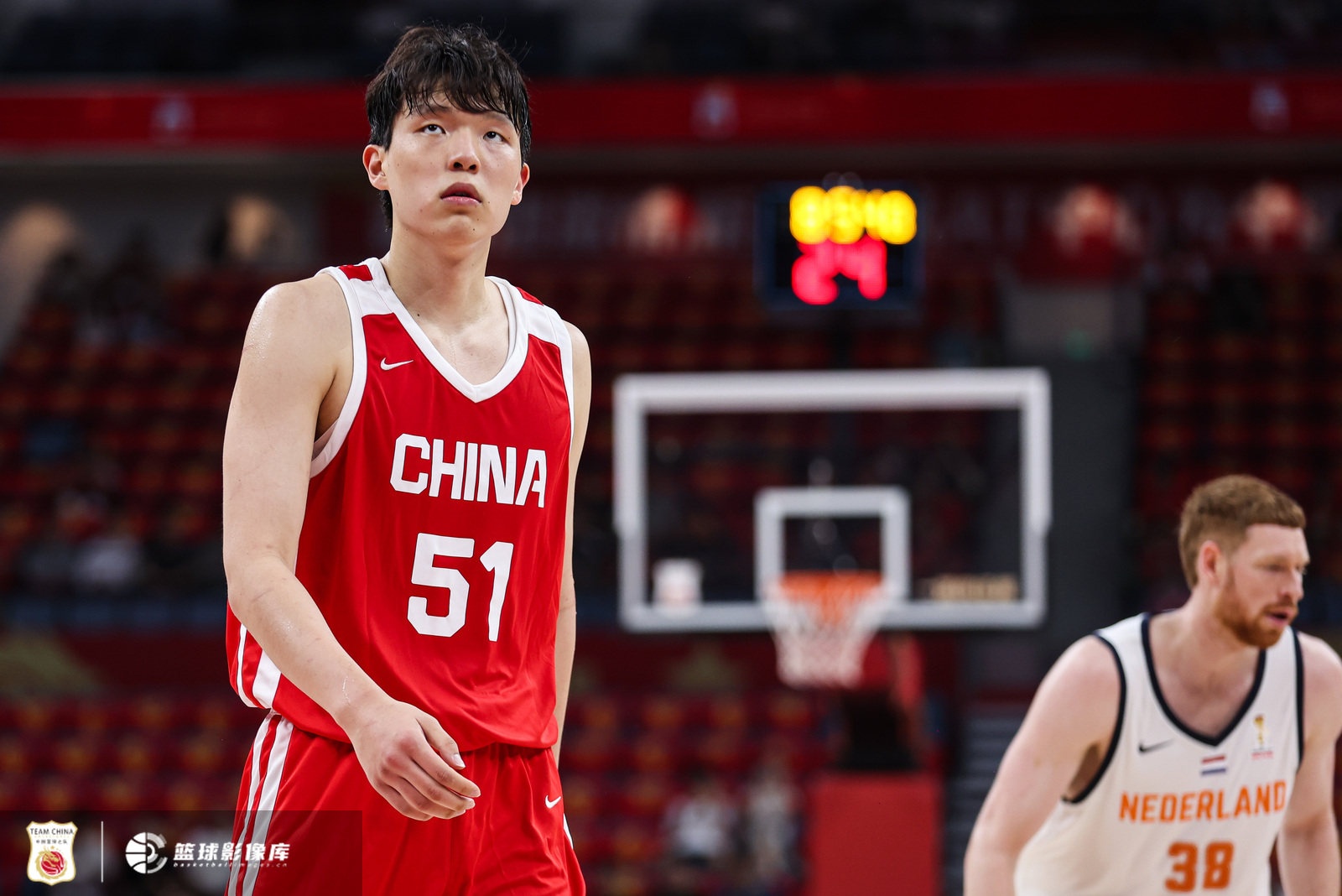 杨瀚森夏联+世预赛两头跑 中国男篮不为其改体系 杨瀚森夏联+世预赛两头跑 中国男篮不为其改体系