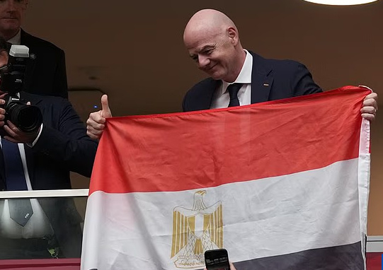 FIFA的丛林法则：VAR双标、红牌特赦与票房剧本