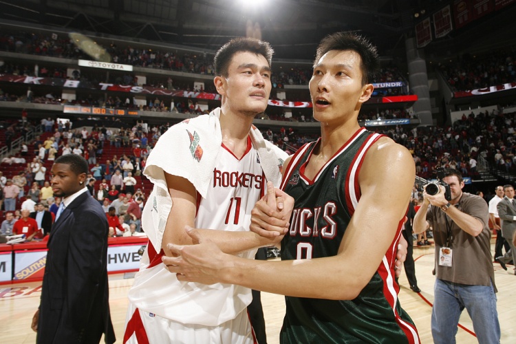 殳海：姚明22岁进NBA、大郅24岁、阿联23岁，杨瀚森才20岁，别急