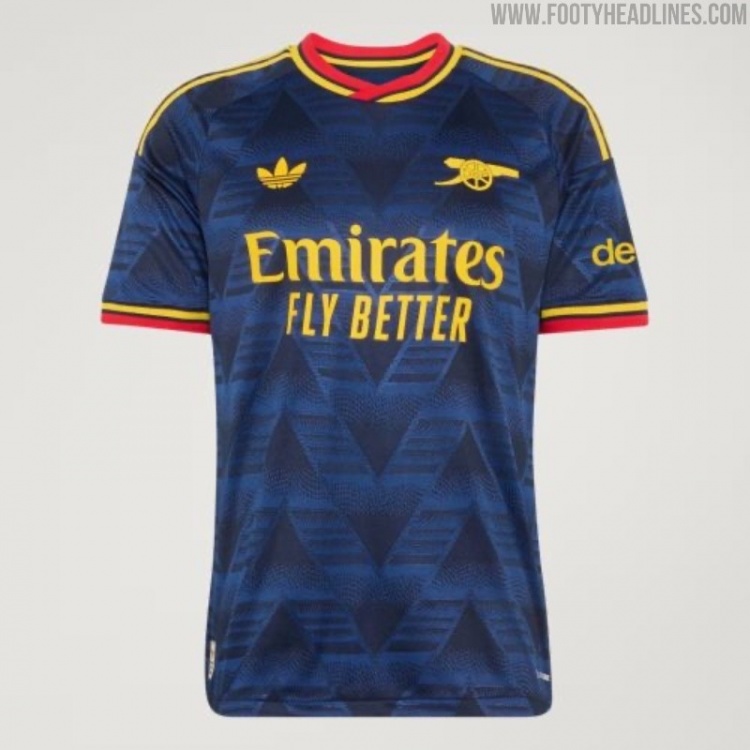 阿迪达斯2027-28赛季客场球衣延续三叶草标志 阿迪达斯2027-28赛季客场球衣延续三叶草标志