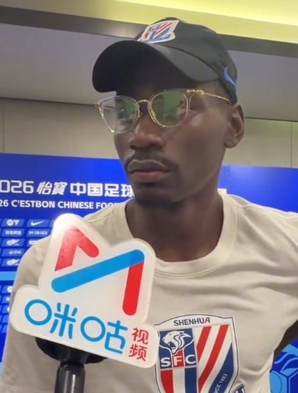 阿苏埃:前几天已有不适但可坚持 新教练组强调整体性
