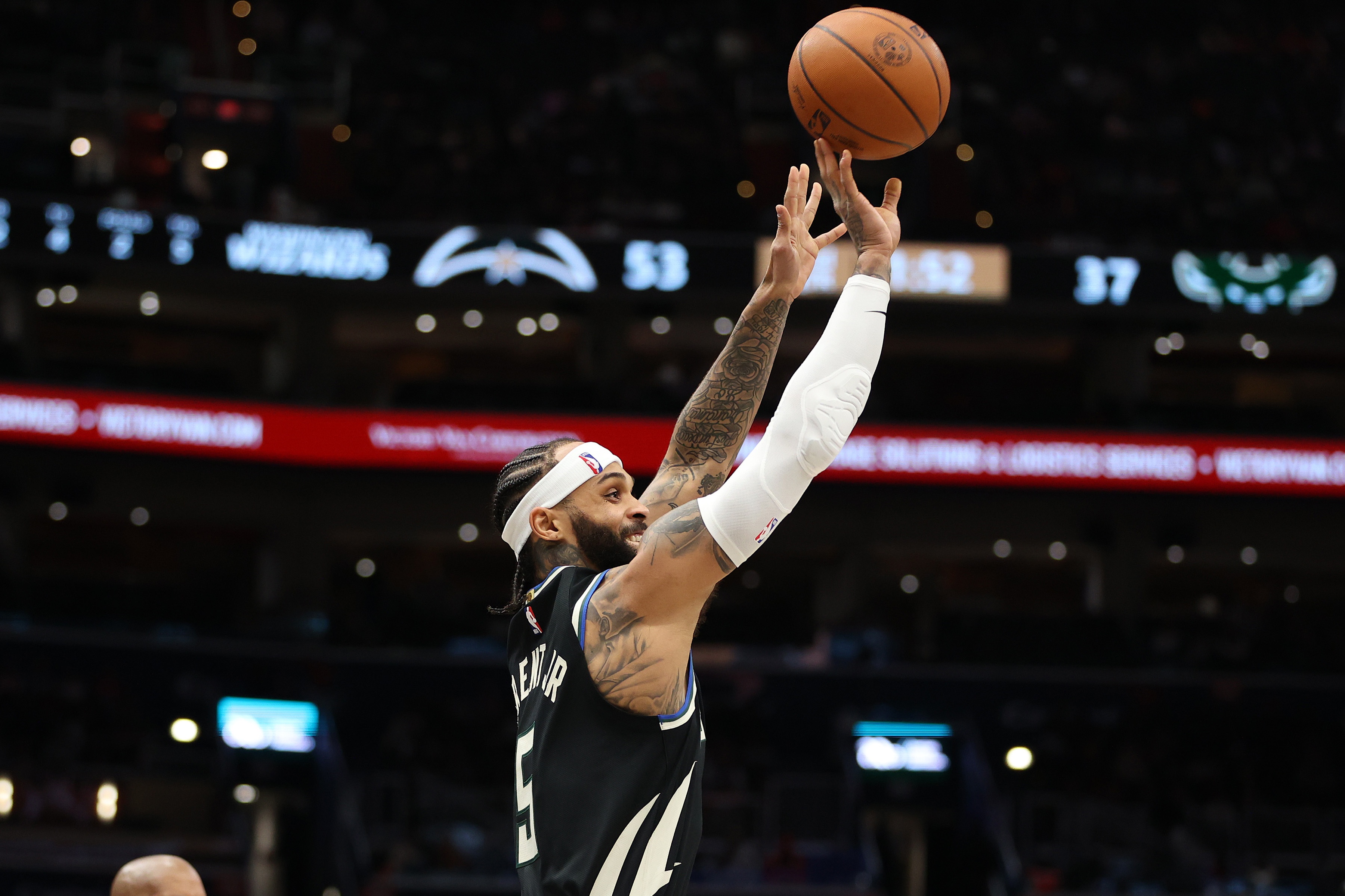 NBA15大垃圾合同：恩比德居首 特雷·杨第二