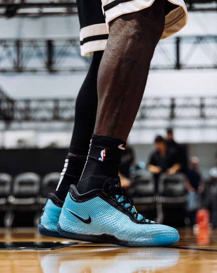 詹姆斯晒LeBron 24训练照 确认第24代正代战靴已在路上 詹姆斯晒LeBron 24训练照 确认第24代正代战靴已在路上
