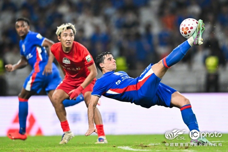 高天意百场传射 申花4-1逆转河南