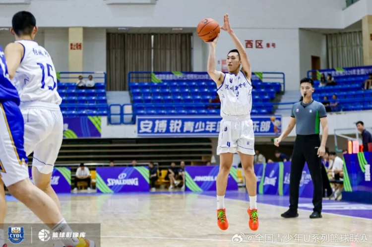 深圳U19预赛7战5胜列第三晋级 吴铠博场均22.6分包揽得分王和抢断王 深圳U19预赛7战5胜列第三晋级 吴铠博场均22.6分包揽得分王和抢断王
