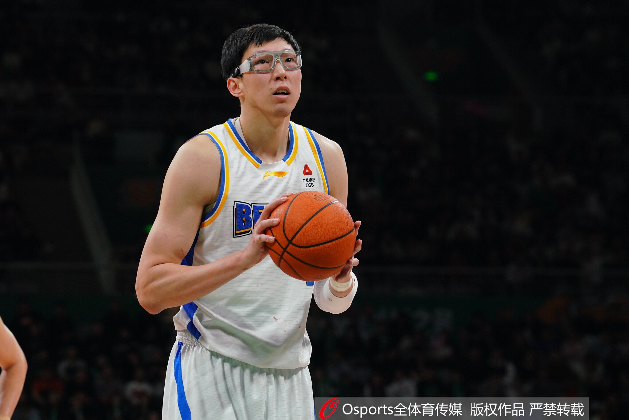 北京男篮官宣双外援：布朗强解回归，桑普森补位减压