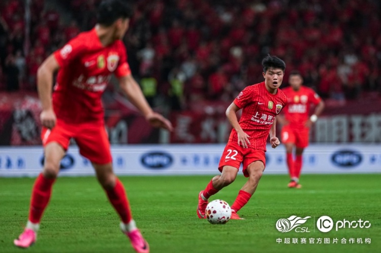 魏震失点李新翔补时救主 海港1比1惜平大连英博 魏震失点李新翔补时救主 海港1比1惜平大连英博