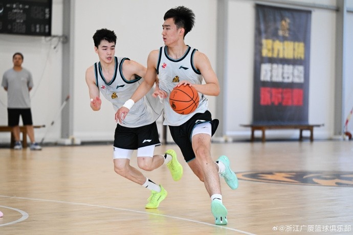 广厦夏训再补三人 刘洋蔡振豪王庆岩上调一队 广厦夏训再补三人 刘洋蔡振豪王庆岩上调一队