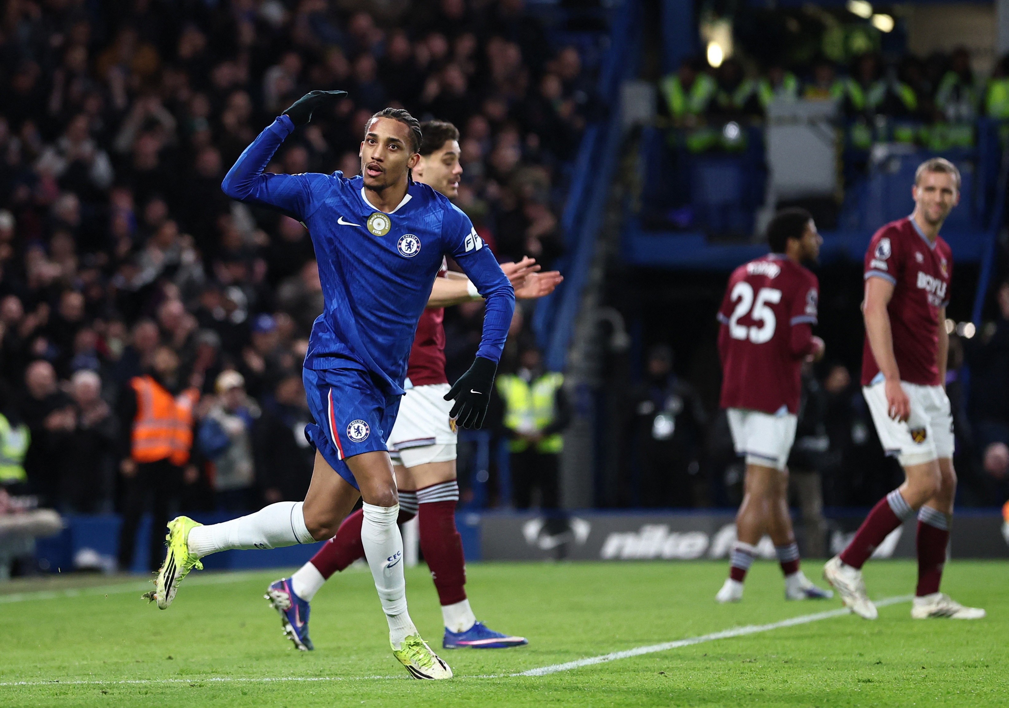 杰克逊、德拉普离队后，切尔西还剩若昂·佩德罗等4名中锋可用